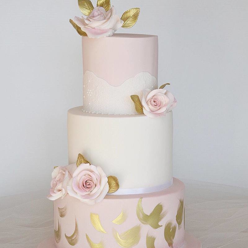 Свадебный торт с цветам 2070